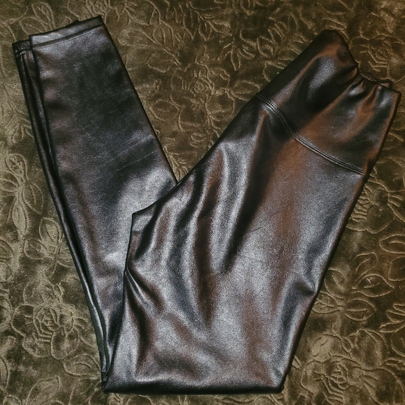 Wonderly Pants - Faux Leather pants